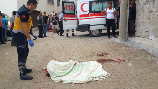 Balıkesir'de Anne ve Kızına Okul Yolunda Silahlı Saldırı! 7 Yaşındaki Kız Çocuğu Hayatını Kaybetti