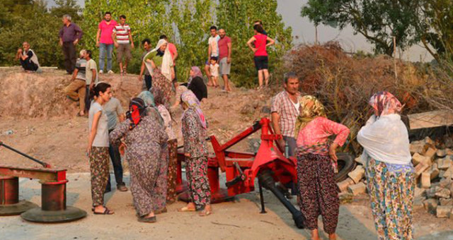 Çanakkale’de Alevler İki İlçeyi Birden Sardı, Köyler Boşaltılıyor! 