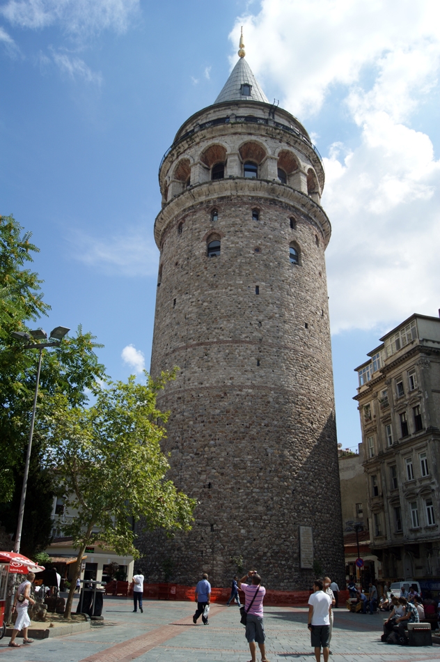 İstanbul’un gözü Galata Kulesi