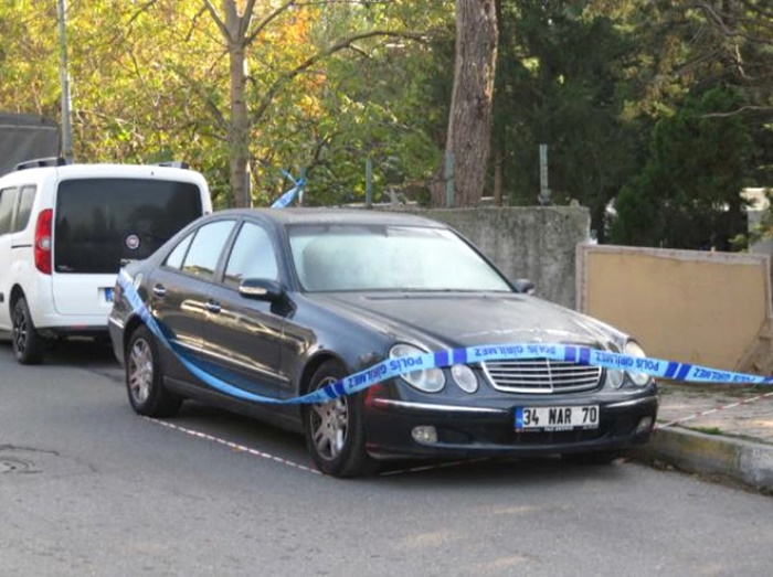 Kadıköy'de Lüks Otomobilde Başından Vurulmuş Erkek Cesedi Bulundu