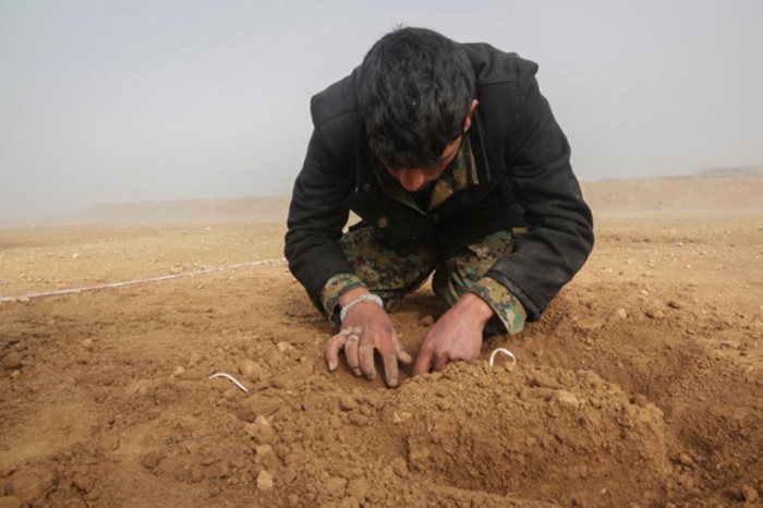 Kirli Ortaklığa Bir Kanıt Daha! ABD'li Sözcü YPG’li Teröristlere Mayın Eğitimi Verdikleri Görüntüleri Paylaştı