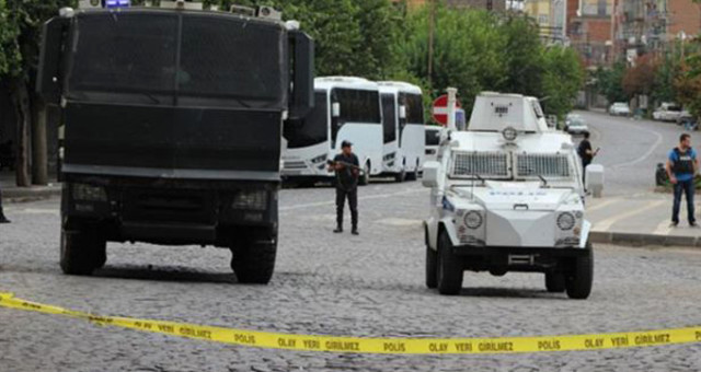 Son Dakika! Diyarbakır'da Uzman Çavuşa Otomobilinden İndiği Sırada Hain Pusu! Uzman Çavuş Şehit Oldu