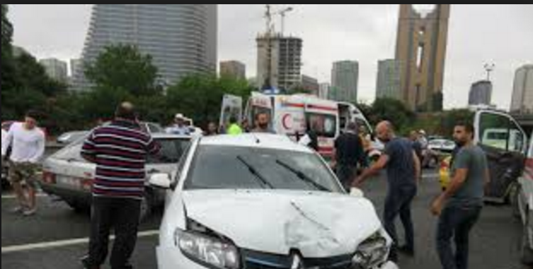 TEM’de Zincirleme Kaza! Araçlar Birbirine Girdi 2 Kişi Yaralandı