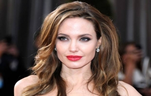 Angelina Jolie: Mide Bulandırıcı!