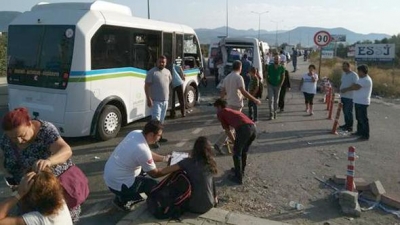 Balıkesir'de Feci Kaza! İki Yolcu Minibüsü Çarpıştı, Çok Sayıda Yaralı Var