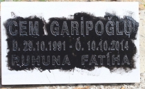 Cem Garipoğlu'nun Mezar Taşında Ne Yazıyor?