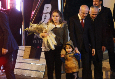 Cumhurbaşkanı Erdoğan’a Balıkesir’de Sevgi Seli! 4 Yaşındaki Adaşını Kucağına Alarak Fotoğraf Çektirdi