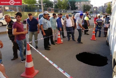 Erzurum’da Facianın Eşiğinden Dönüldü! En İşlek Caddede Asfalt Çöktü 