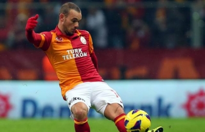 Fenerbahçe’nin Sneijder Flörtü. Yıldız futbolcunun menajeri Fenerbahçe ile görüştü.