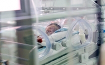 Öldü Denilen Bebek Mezardan Sağ Çıkarıldı