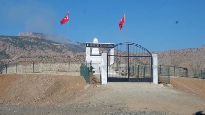 PKK'lı Teröristler Hakkari Şemdinli'de Şehitliğe Havanla Saldırdı
