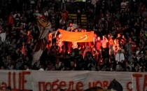 Sırbistan’da Türk Bayrağı Yaktılar