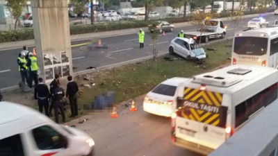 Son dakika! İzmir'de İçerisinde Polislerin Bulunduğu Araç Kaza Yaptı: 2 Polis Şehit Oldu, 3 Polis Yaralı
