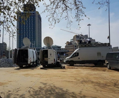 Taksim'de Neler Oluyor? Taksim'de BBC ve CNN Canlı Yayın Araçları Neden Hazır Bekliyor?