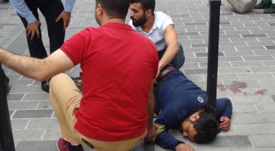 Taksim'de Tincerci Dehşeti! Suriyeli Babayı Kızının Gözleri Önünde Bıçakladılar