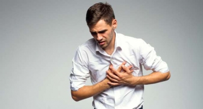 Uzmanlar Uyarıyor! Göğüs Ağrılarını Hafife Almayın, Kalp Hastalıklarının Habercisi Olabilir